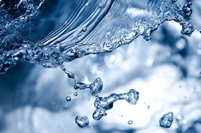 Read more about the article Wasser aus einem Kupferbecher